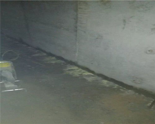 板面開裂滲水維修補漏怎么聯(lián)系